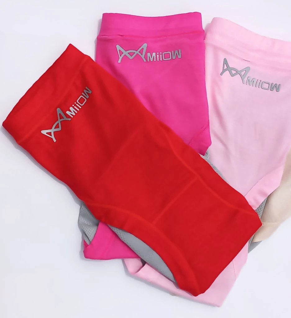 4 layers, No Wety or messy feelings, Medium Absorbent Period price in Pakistan