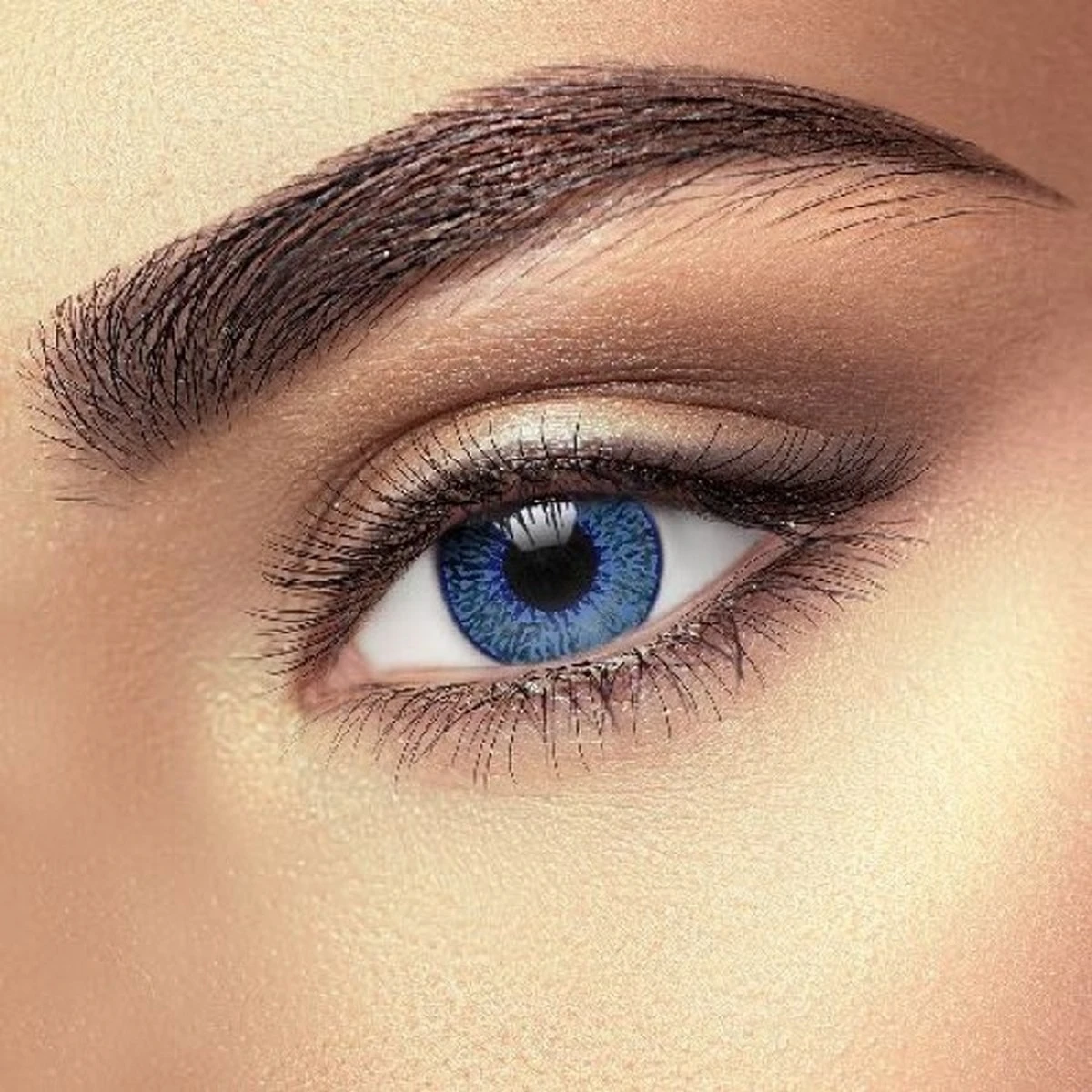 Natural Blue Eye Lens – Contact Lenses with water solution Kit price in Pakistan